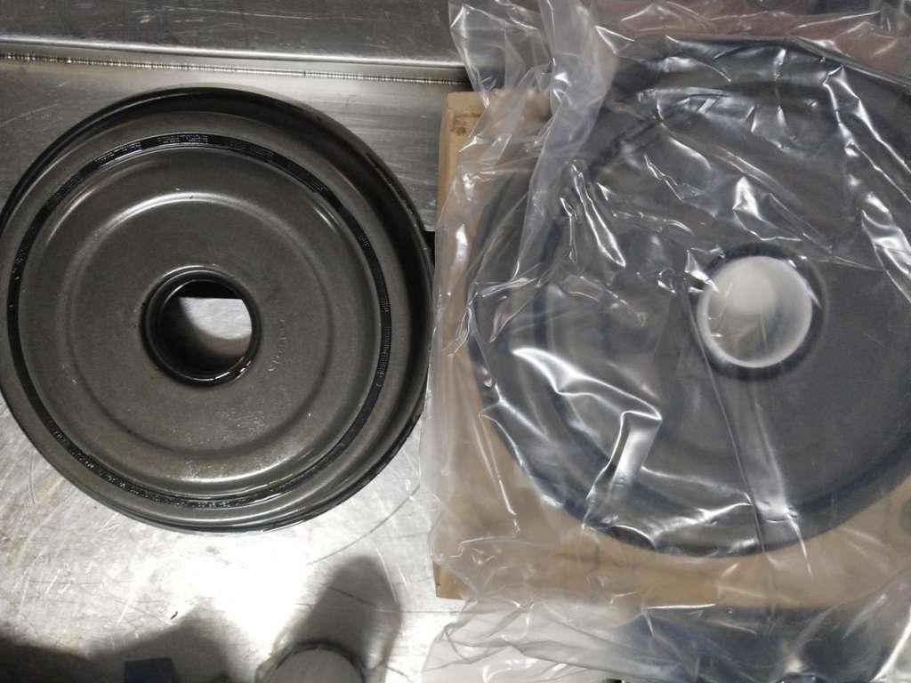 天津大众尚酷汽车更换变速箱离合器零件前油封维修